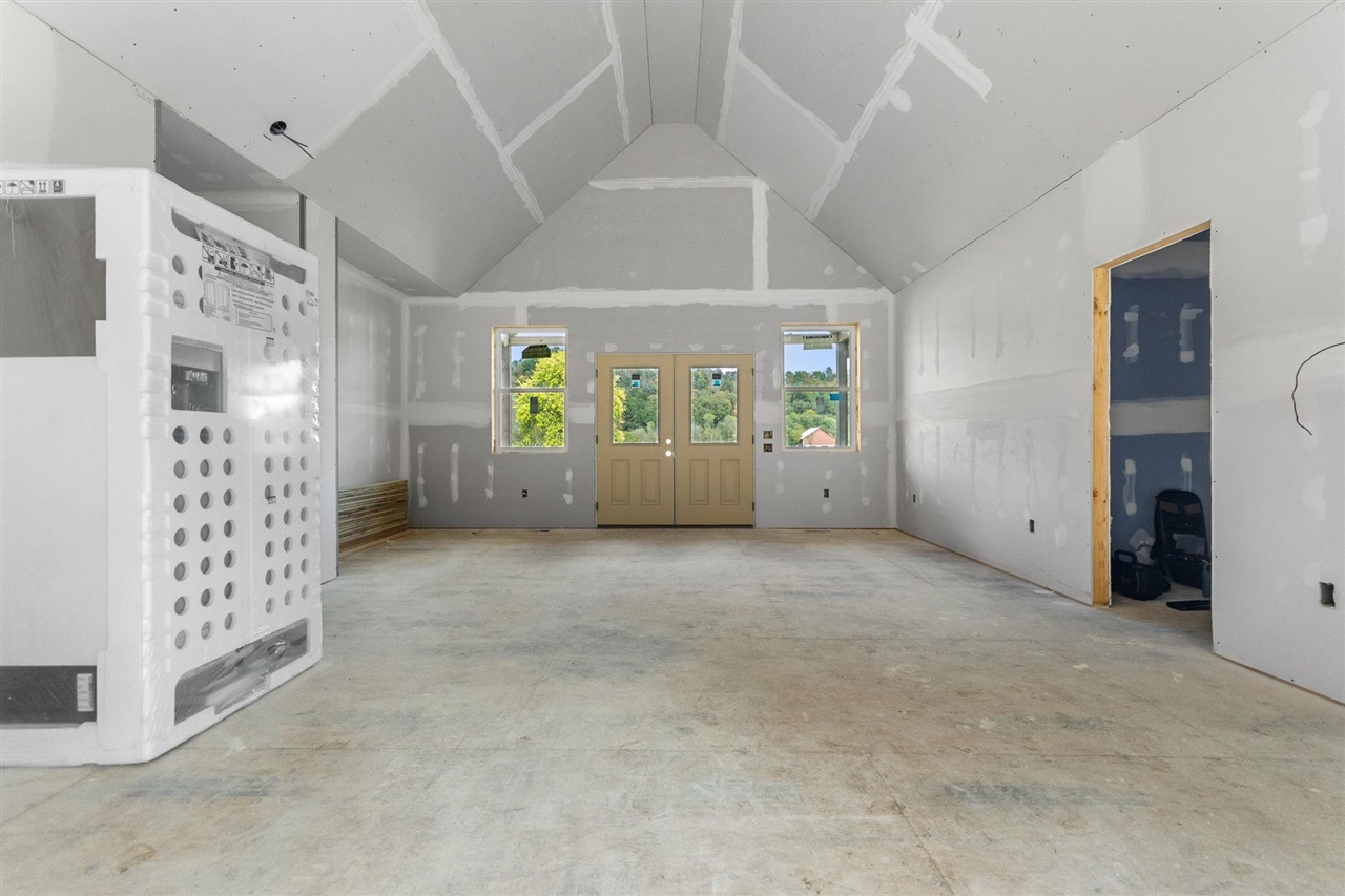 981 Chism Road Property Photo 6