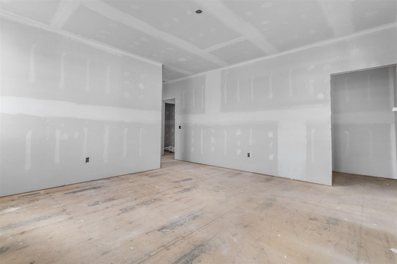 981 Chism Road Property Photo 8