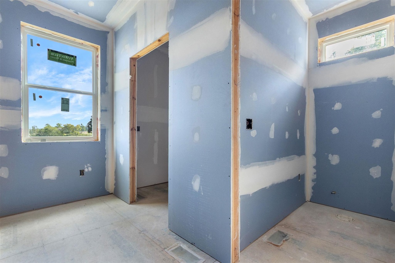 981 Chism Road Property Photo 10