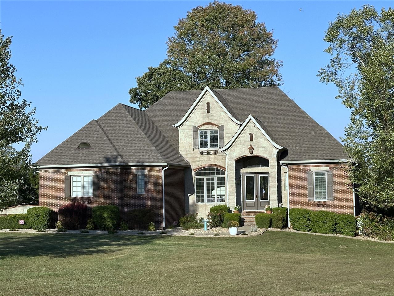 290 The Trace Circle Property Photo 1