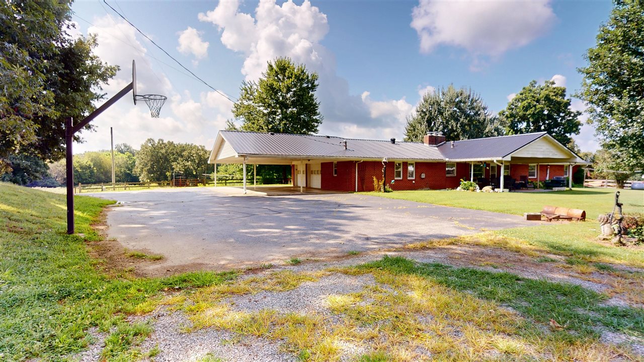 1886 Bowling Green Road Property Photo 1