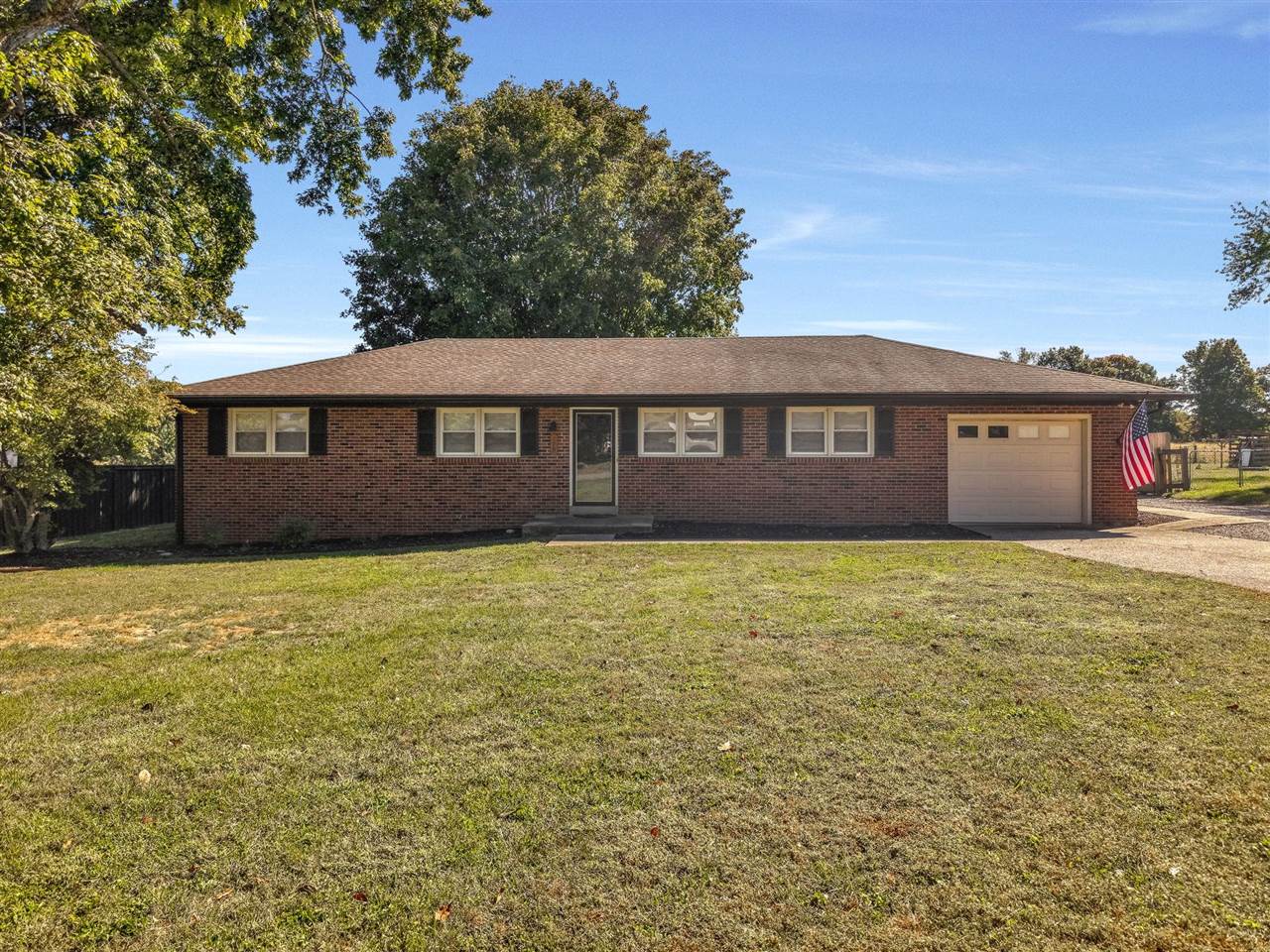 179 Cambridge Circle Property Photo 2