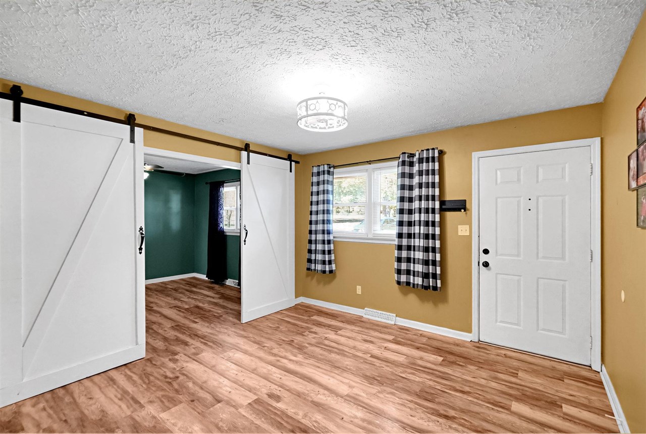 179 Cambridge Circle Property Photo 3