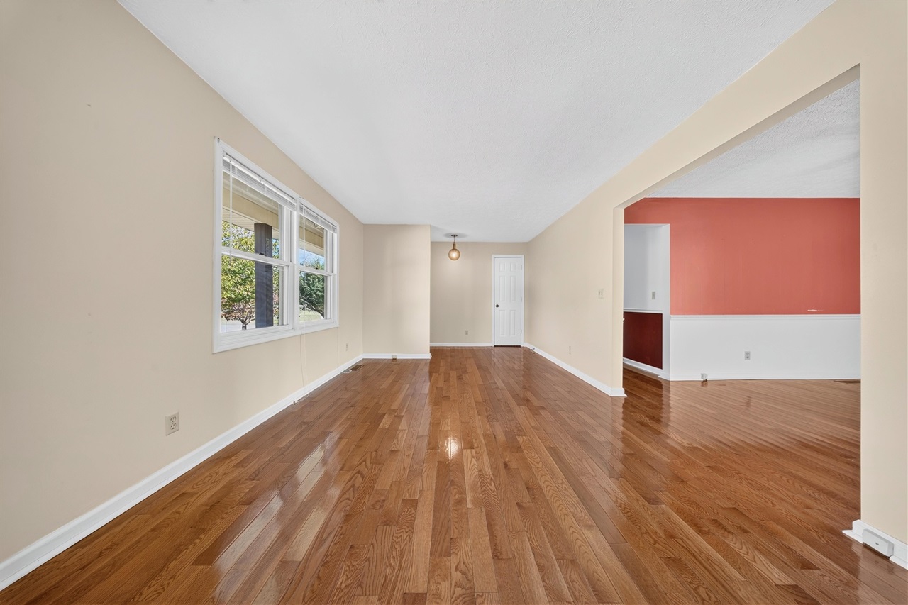 107 Circle Drive Property Photo 5