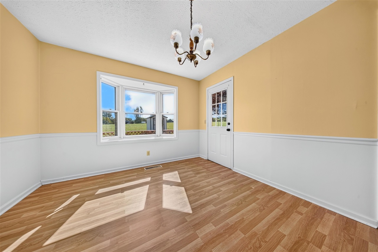 107 Circle Drive Property Photo 9