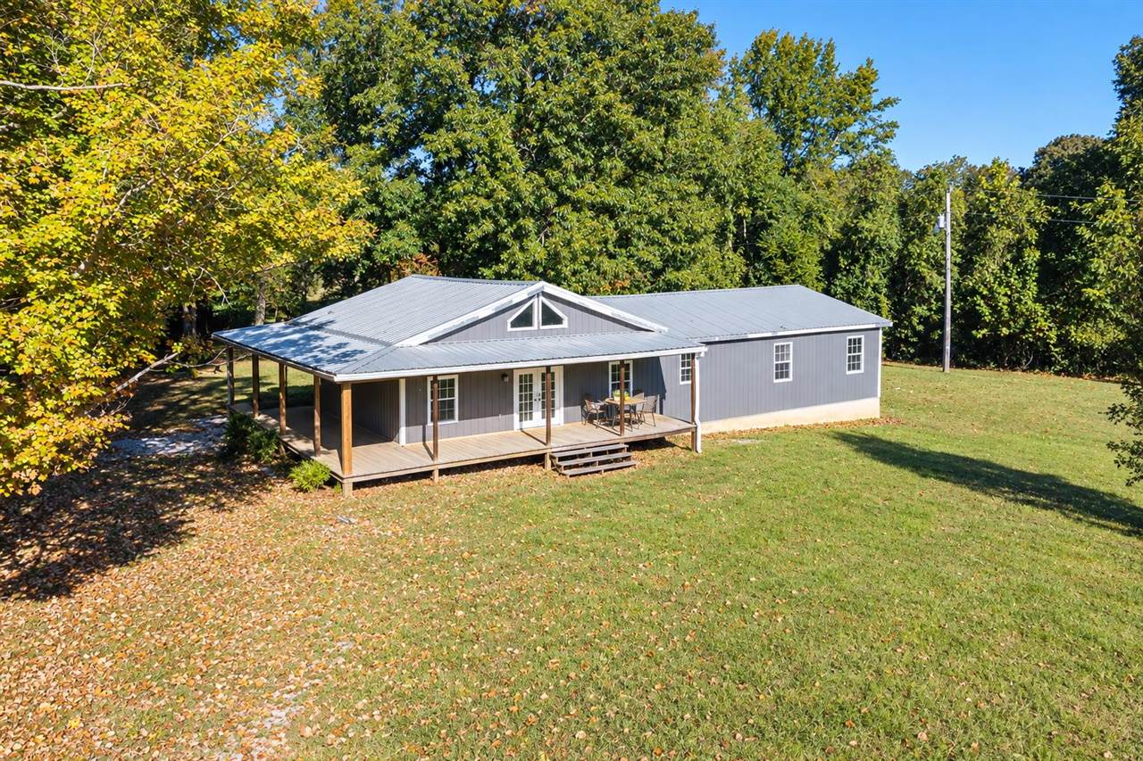 5049 South Road Property Photo 1