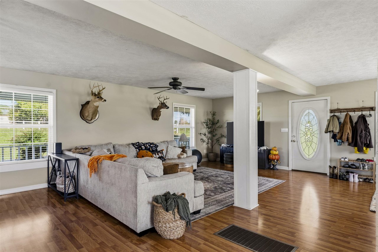 1303 Highway 1545 Property Photo 7