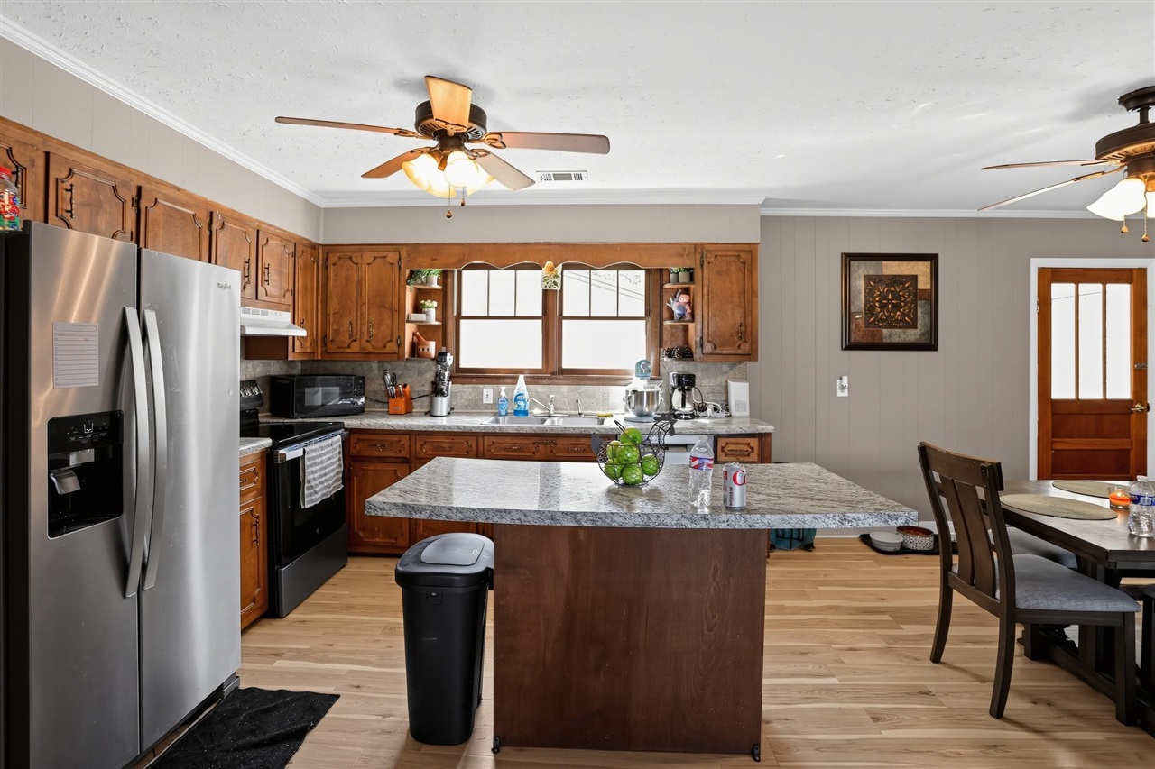90 Trevor Lane Property Photo 33