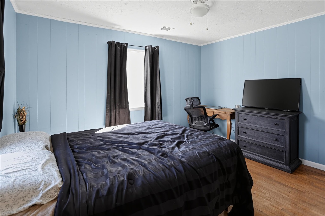 90 Trevor Lane Property Photo 39