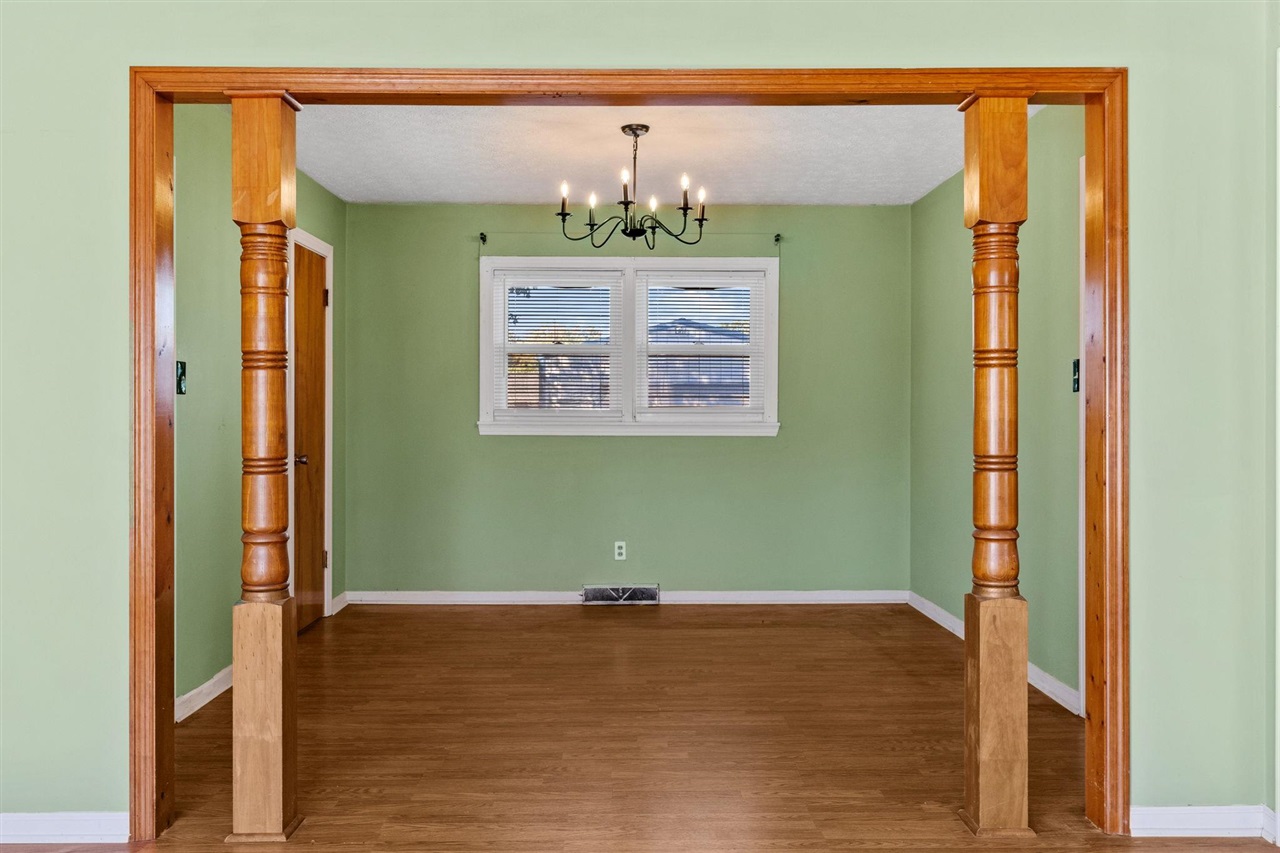 517 Robey Street Property Photo 7