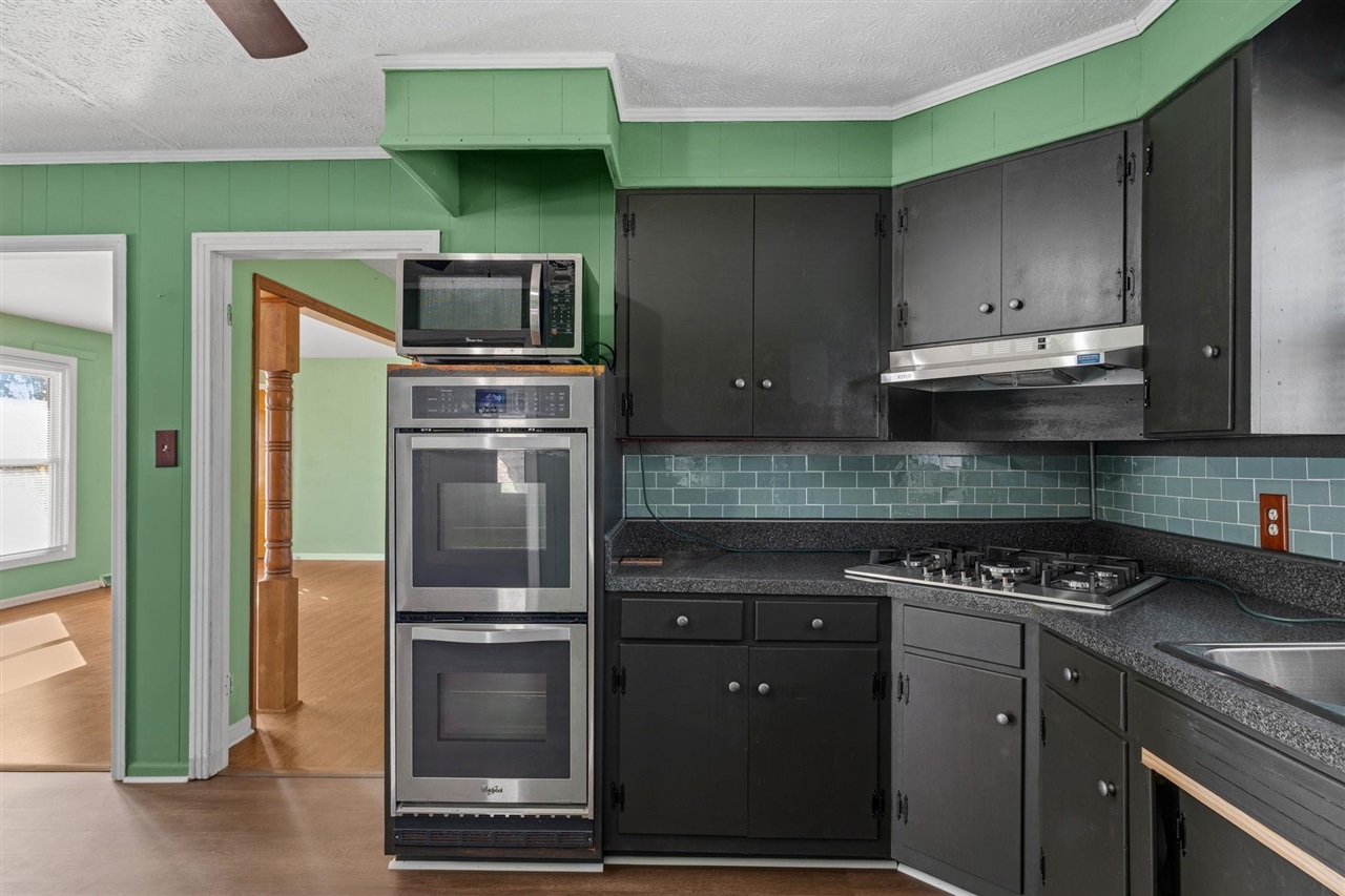 517 Robey Street Property Photo 10