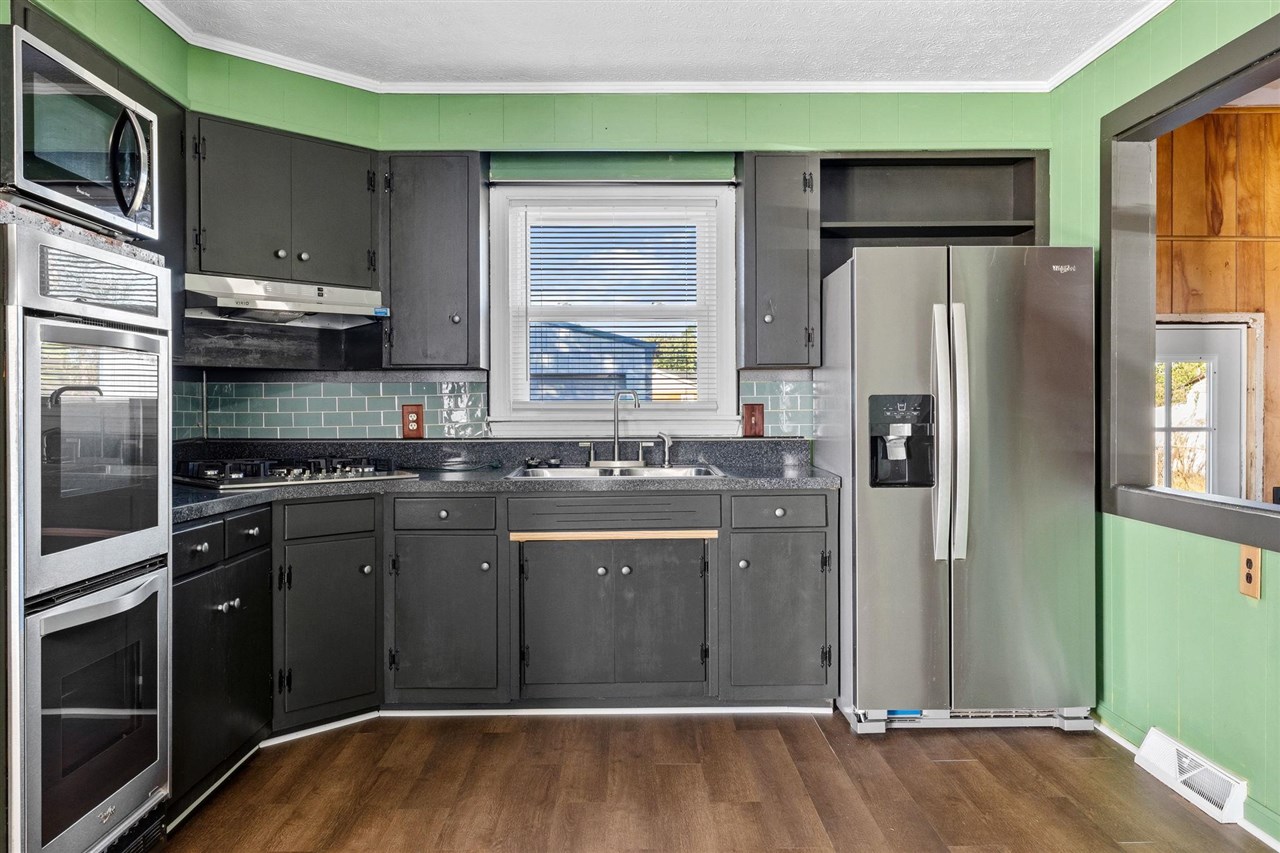 517 Robey Street Property Photo 12