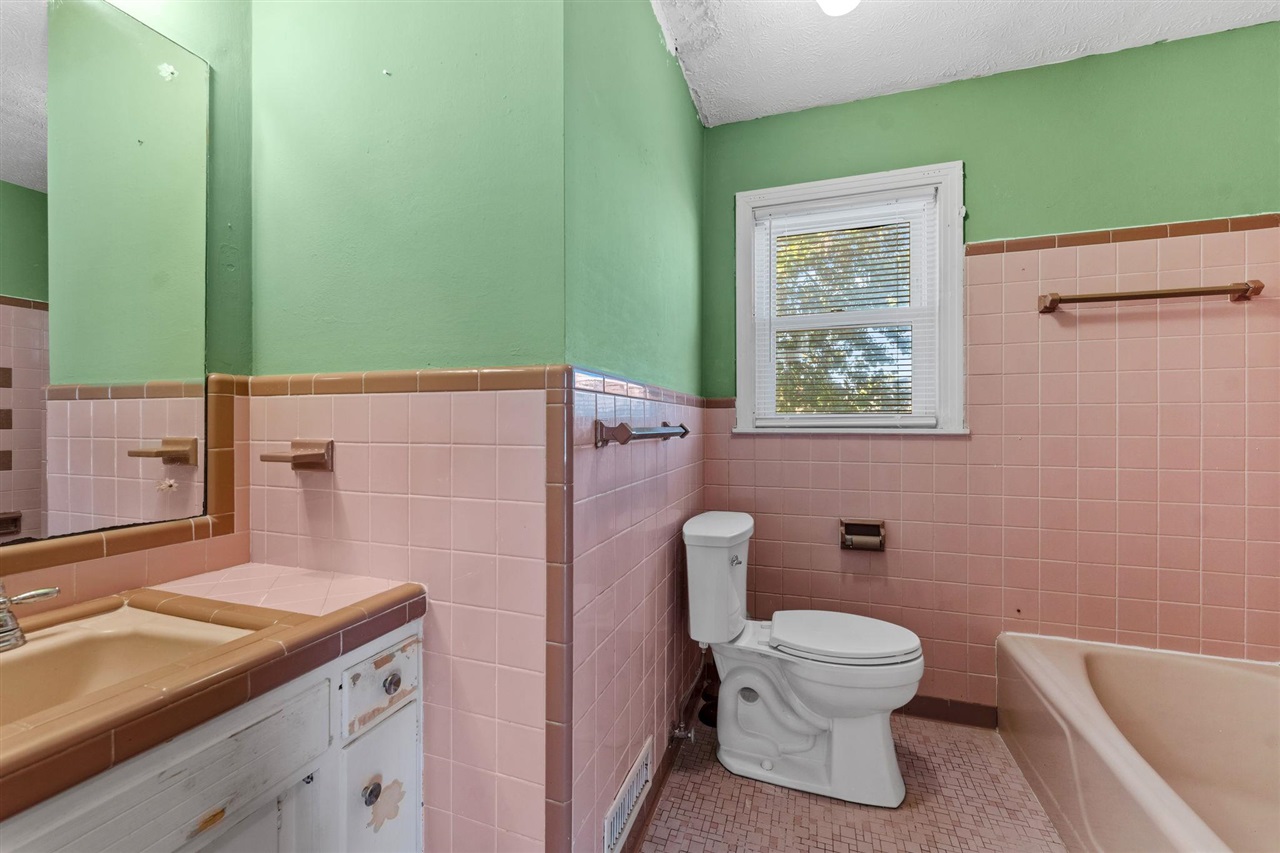 517 Robey Street Property Photo 23