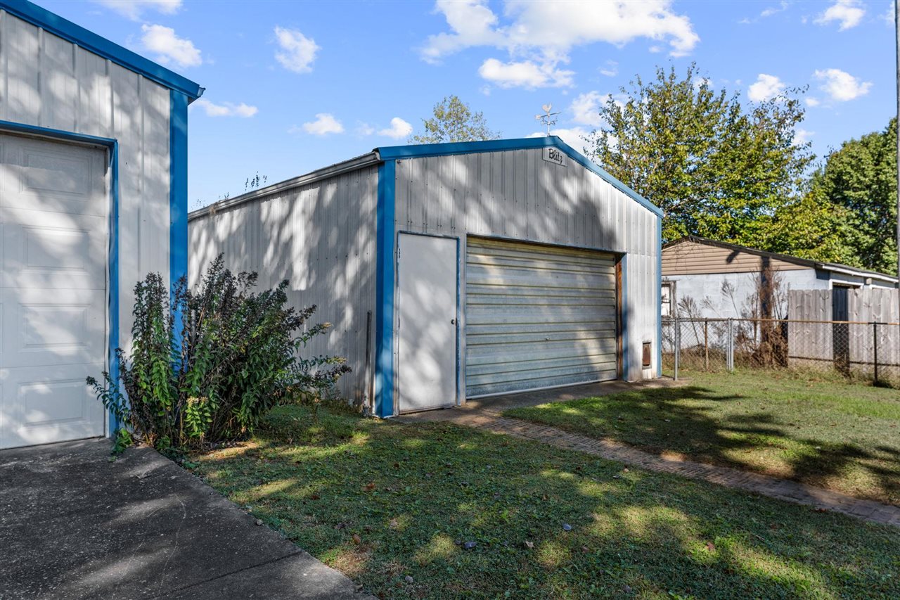 517 Robey Street Property Photo 29