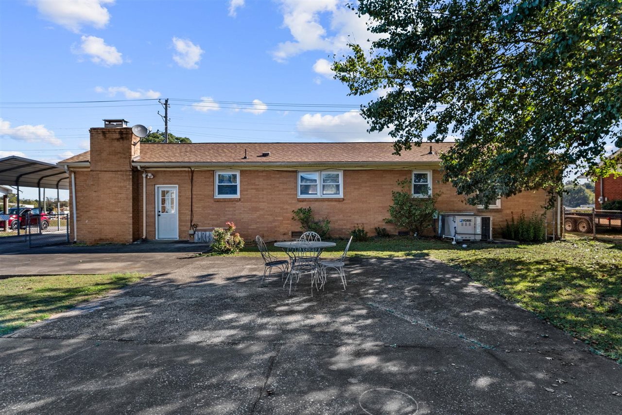 517 Robey Street Property Photo 33