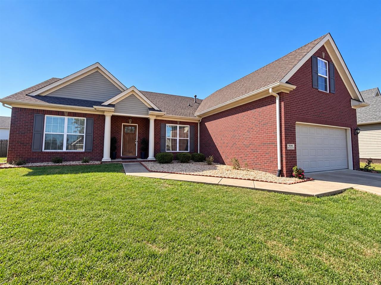 1041 Blue Bell Way Property Photo 1