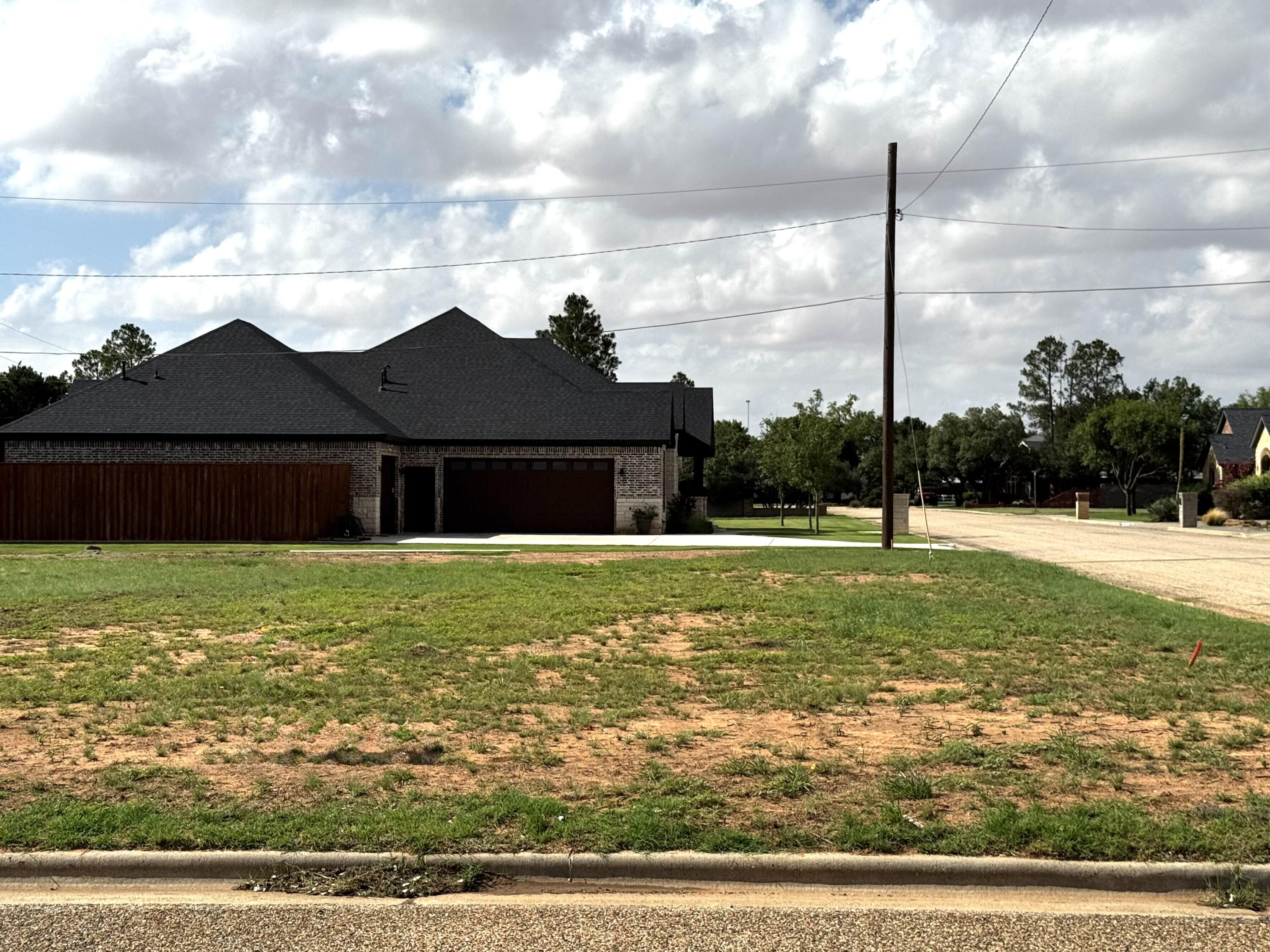 2400 Juniper Drive Property Photo 2