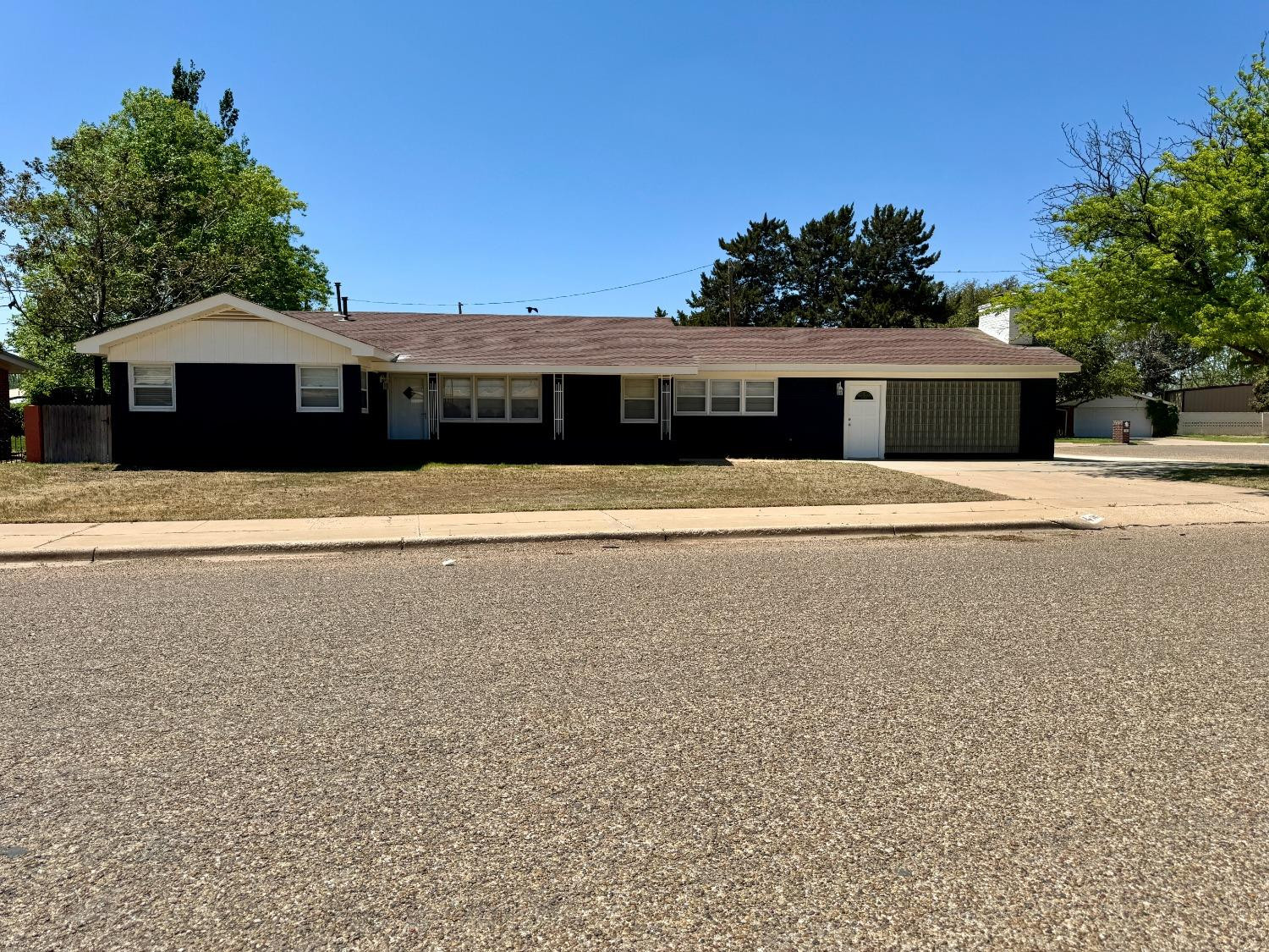 303 N Soland Avenue Property Photo