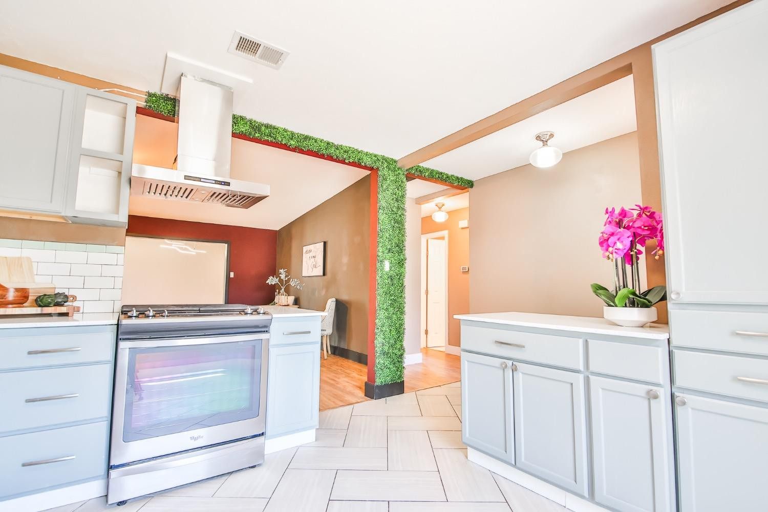 1606 70th Place Property Photo 6