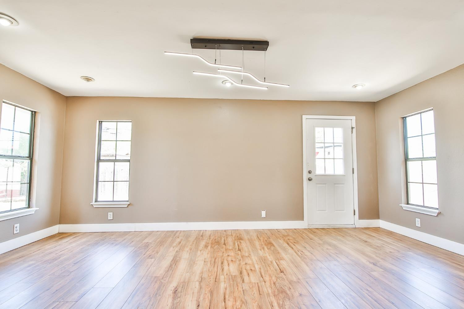 1606 70th Place Property Photo 13