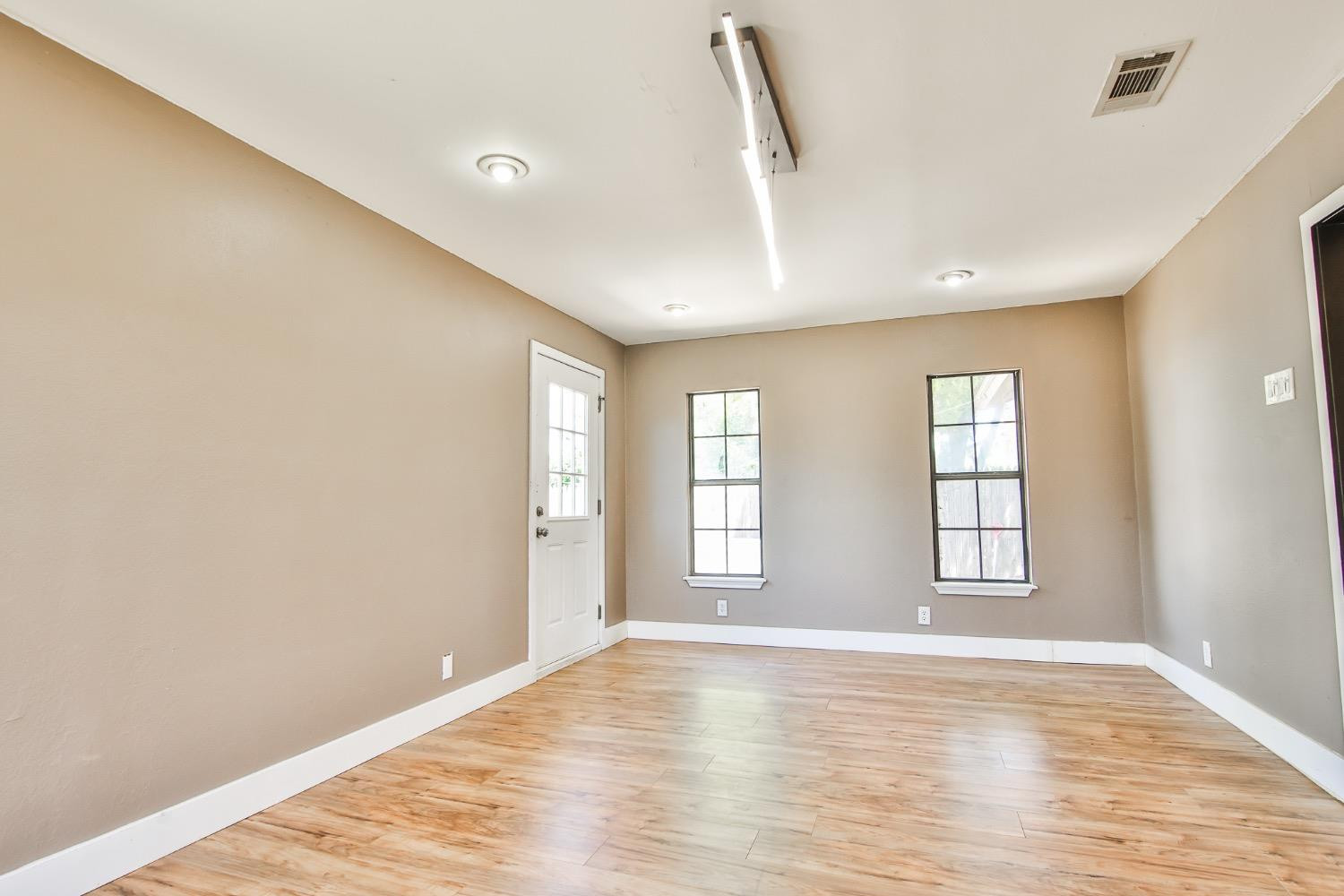 1606 70th Place Property Photo 14