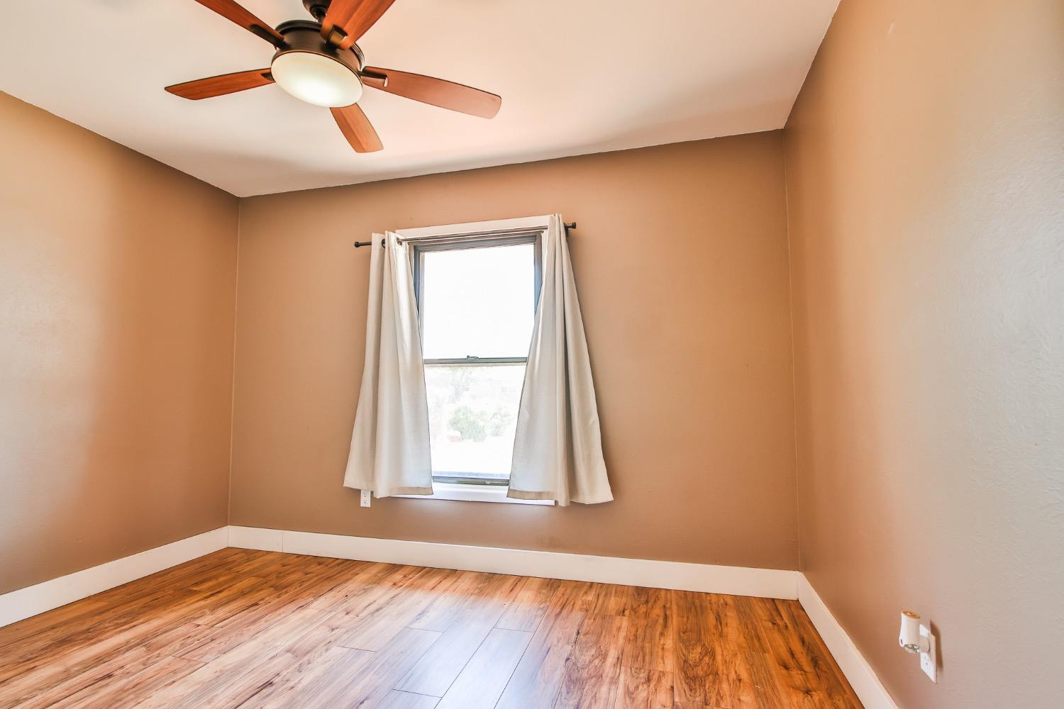 1606 70th Place Property Photo 18
