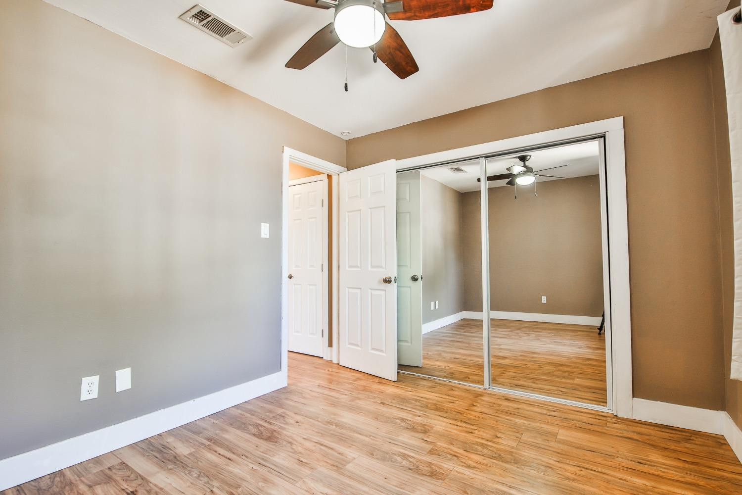 1606 70th Place Property Photo 26