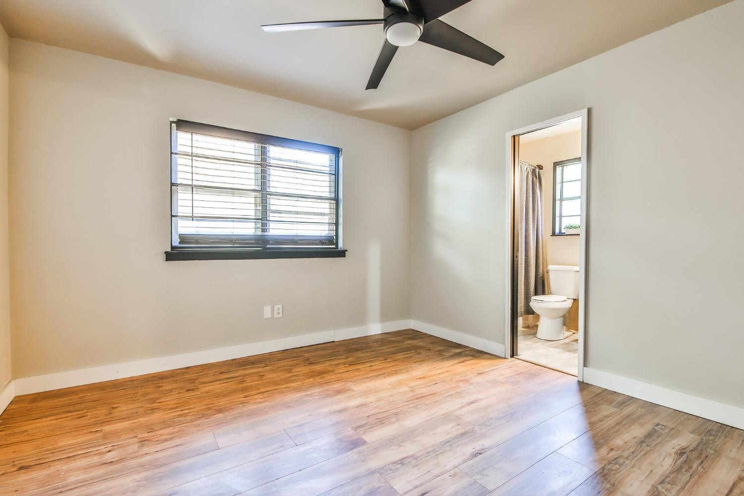 1606 70th Place Property Photo 27