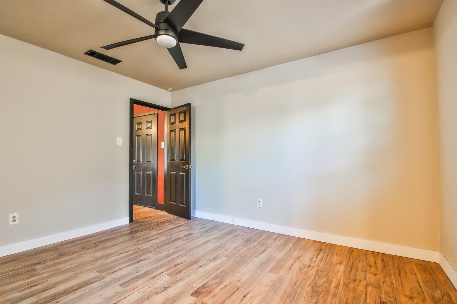 1606 70th Place Property Photo 30