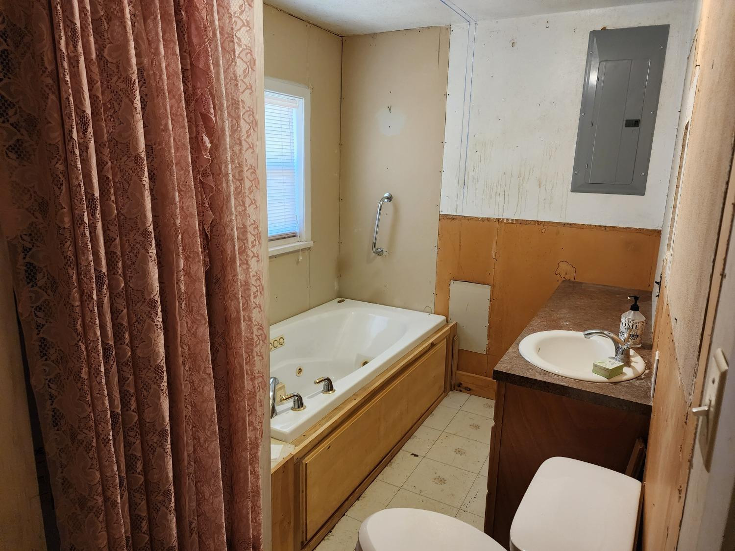 230 S 11th Street Property Photo 5