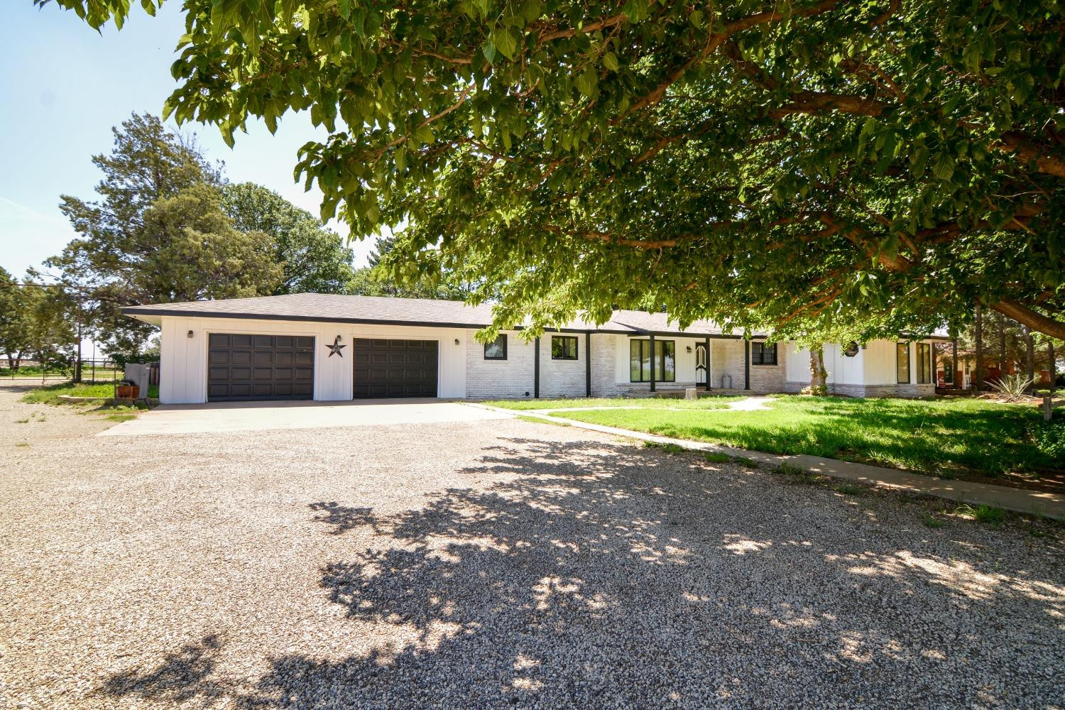 2911 Us Highway 385 Property Photo 1