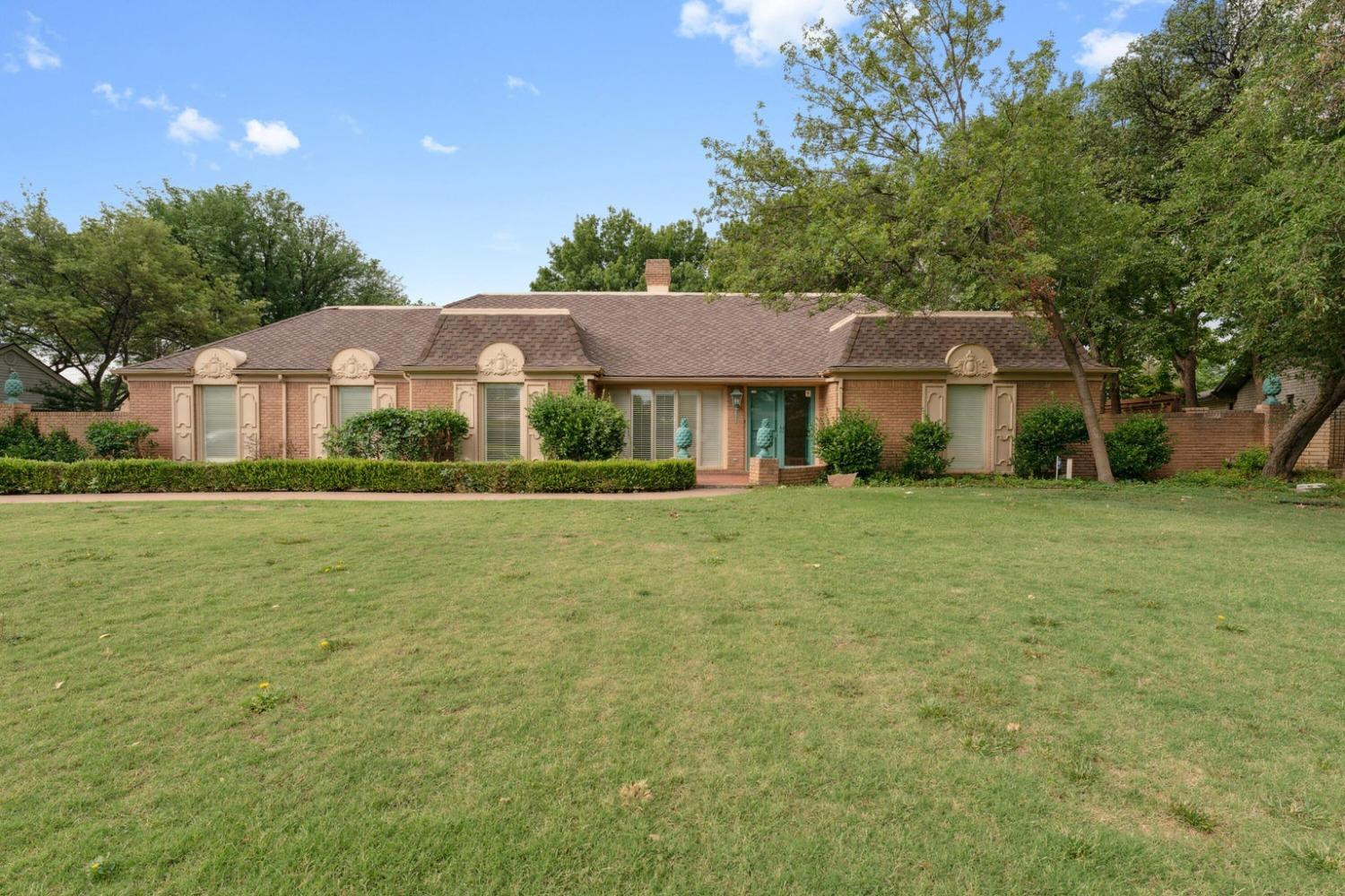 207 Yucca Terrace Property Photo 1