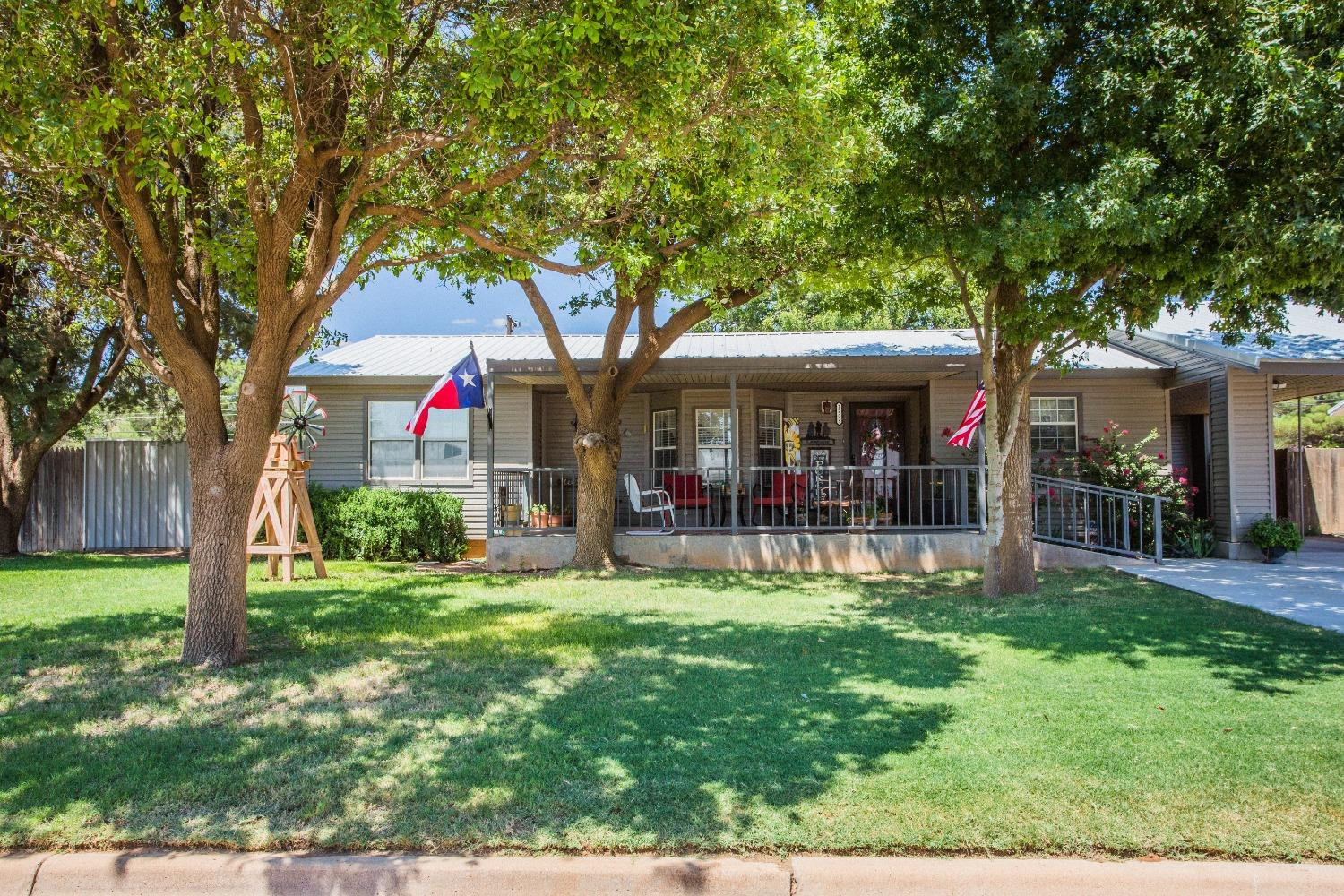 1208 15th Street Property Photo 1