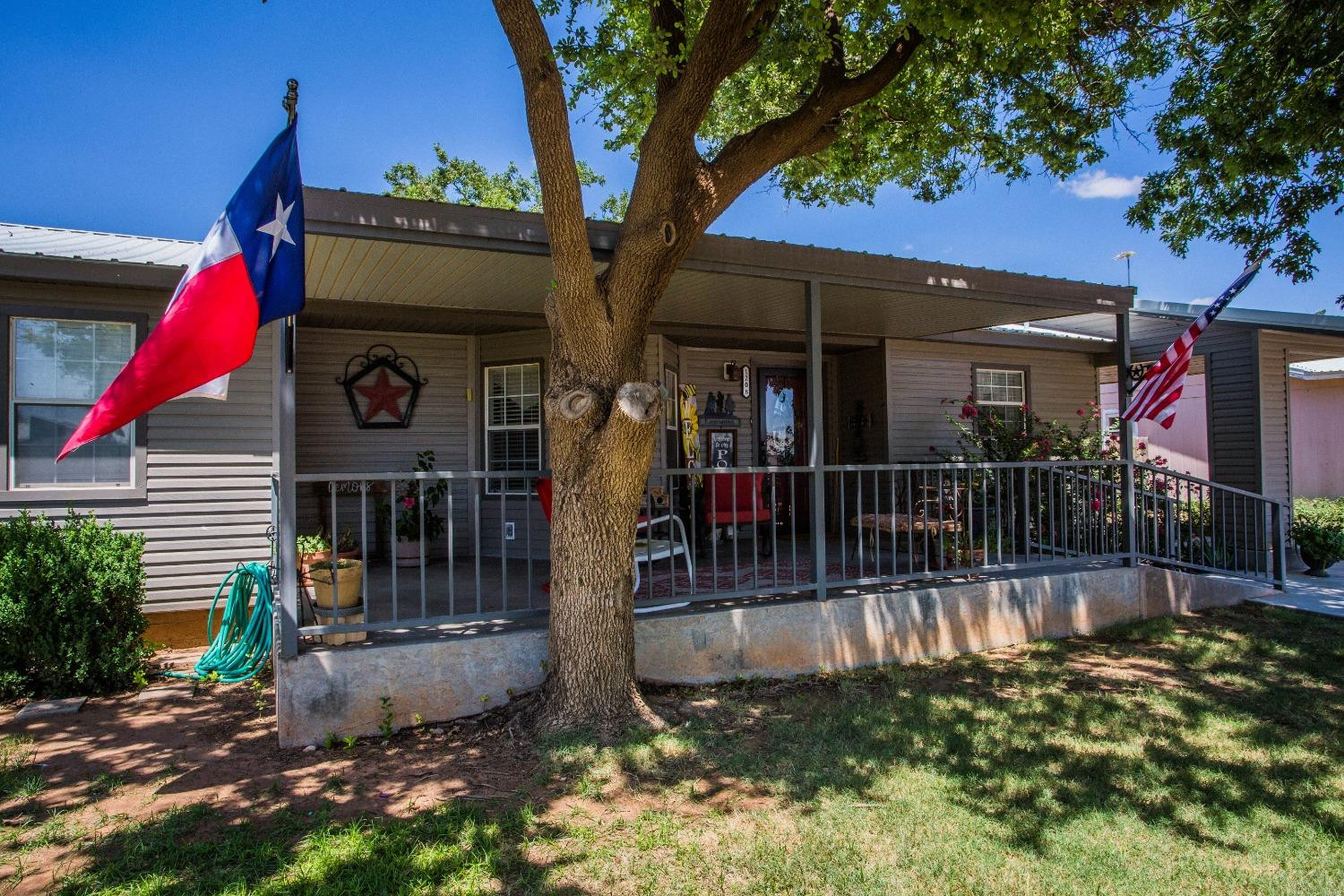 1208 15th Street Property Photo 3