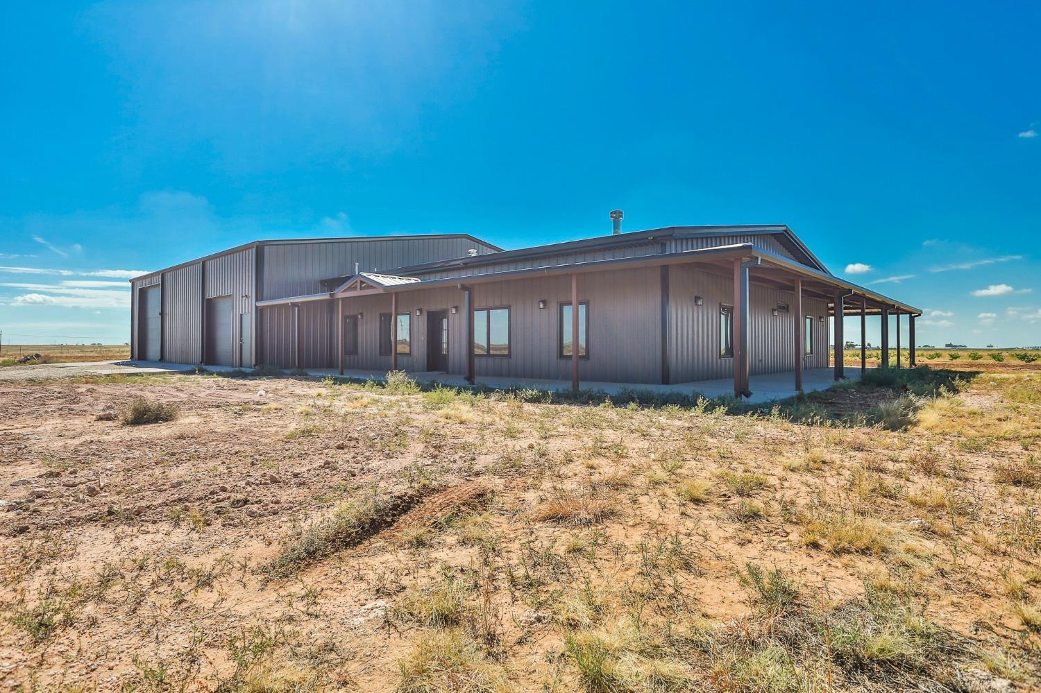 9514 E County Road 5300 Property Photo 4
