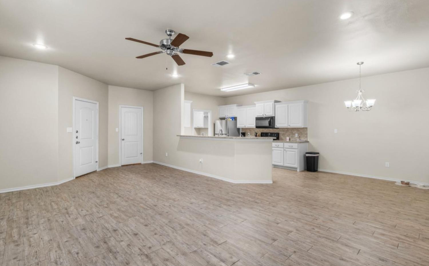 1215 Preston Trail Property Photo 4