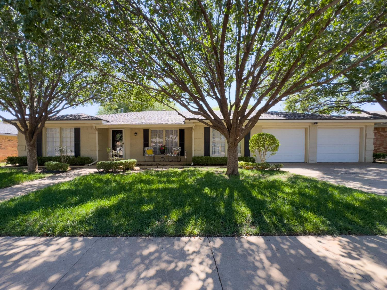5523 76th Street Property Photo 1