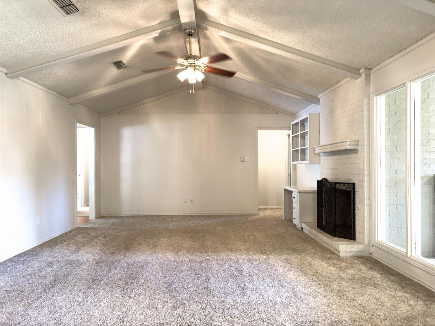 5523 76th Street Property Photo 2