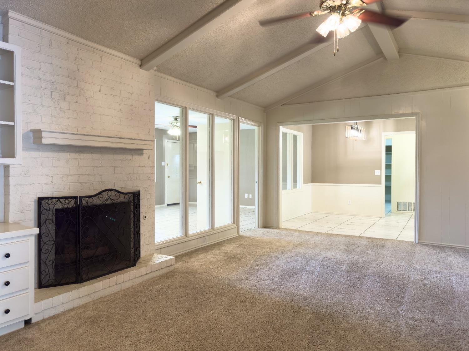 5523 76th Street Property Photo 3