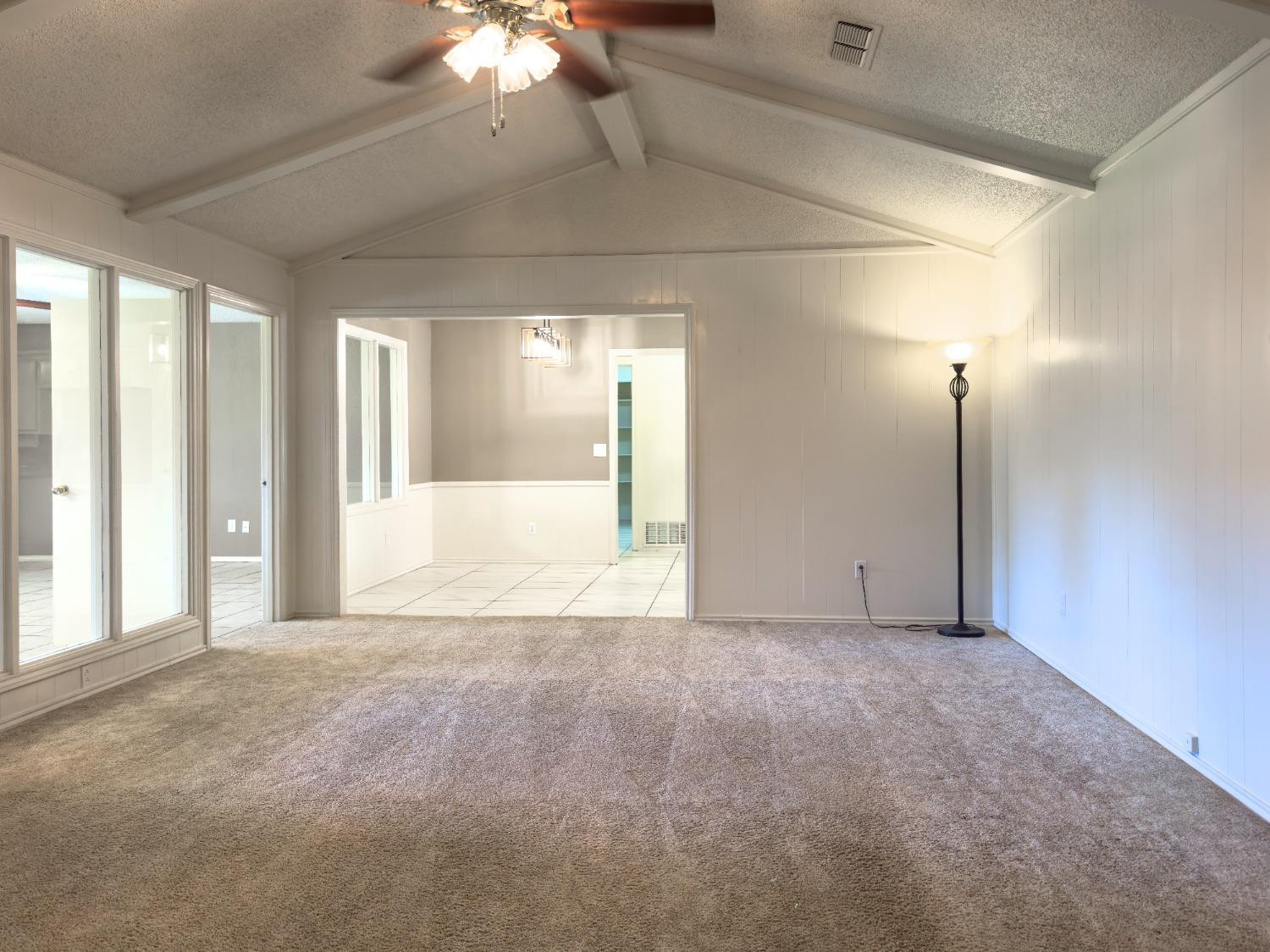 5523 76th Street Property Photo 4