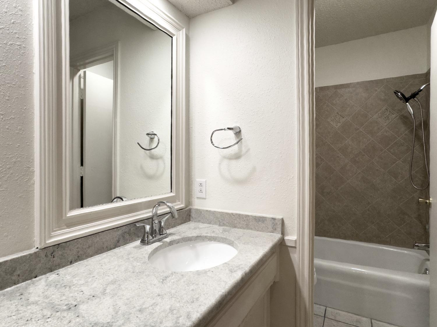 5523 76th Street Property Photo 12
