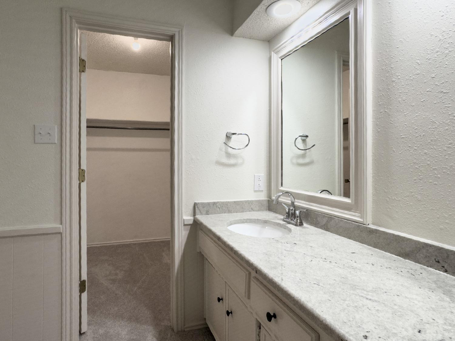 5523 76th Street Property Photo 13