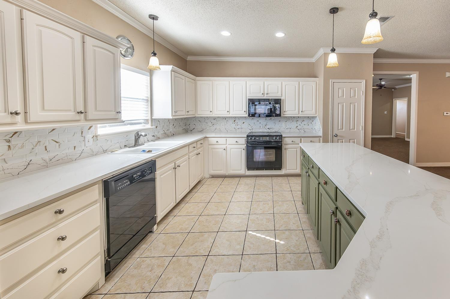 5012 100th Street Property Photo 3