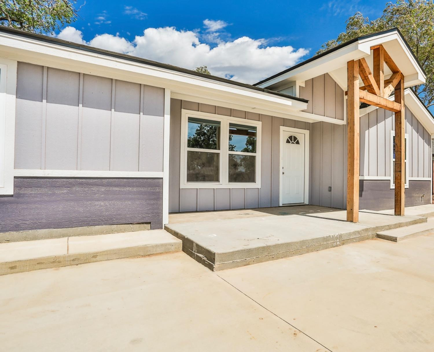 4610 33rd Street Property Photo 2