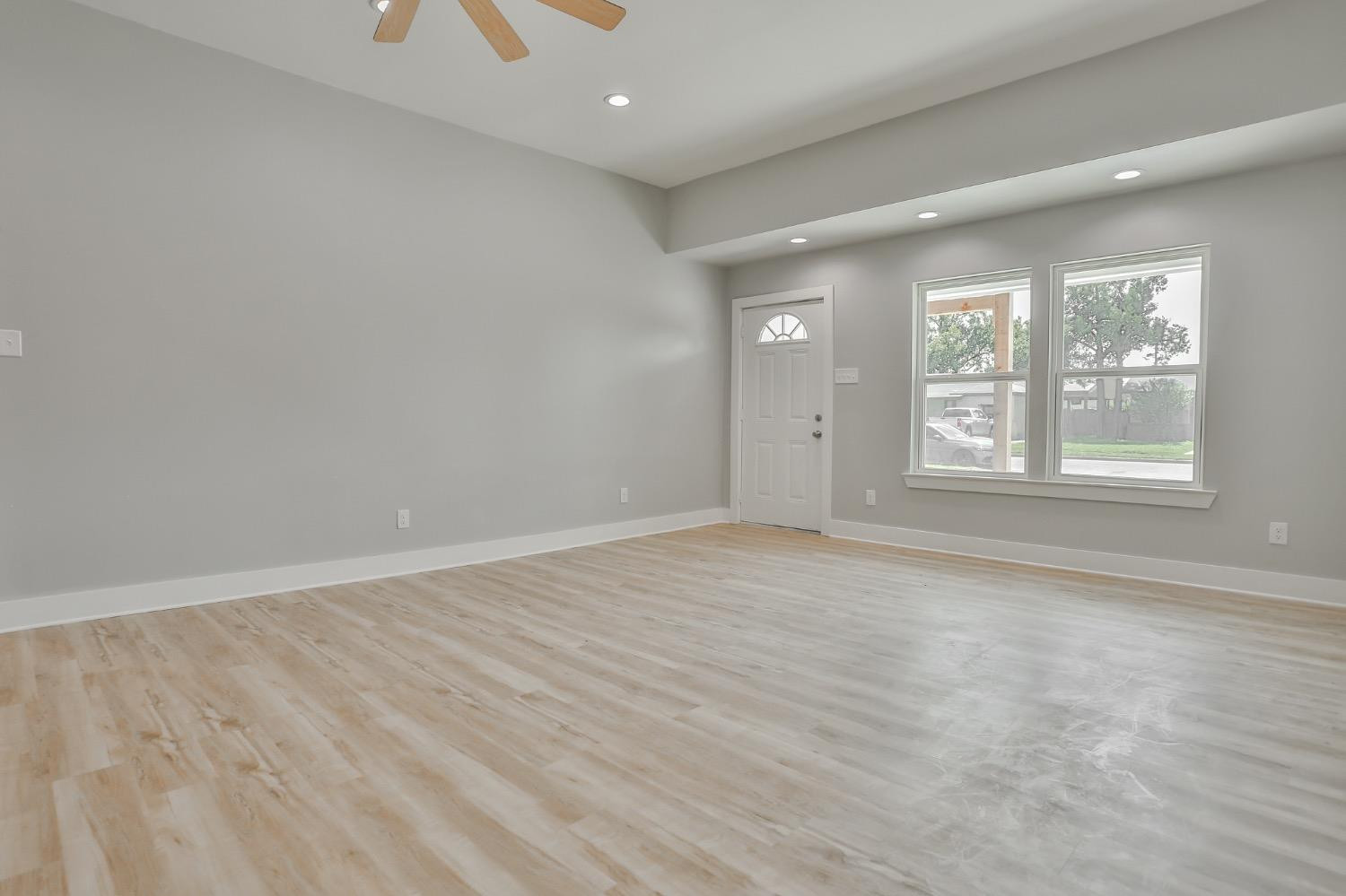 4610 33rd Street Property Photo 3