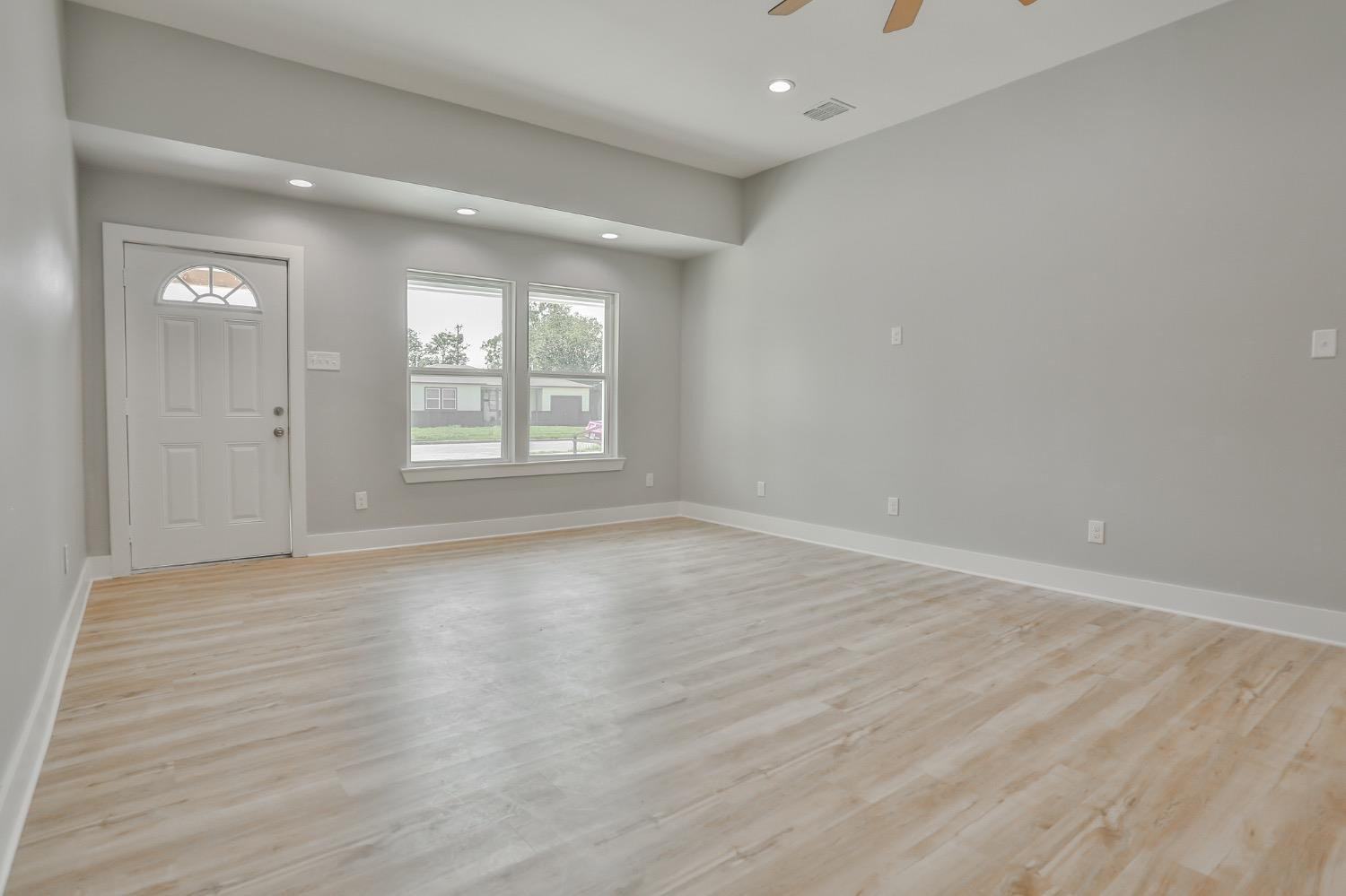 4610 33rd Street Property Photo 4