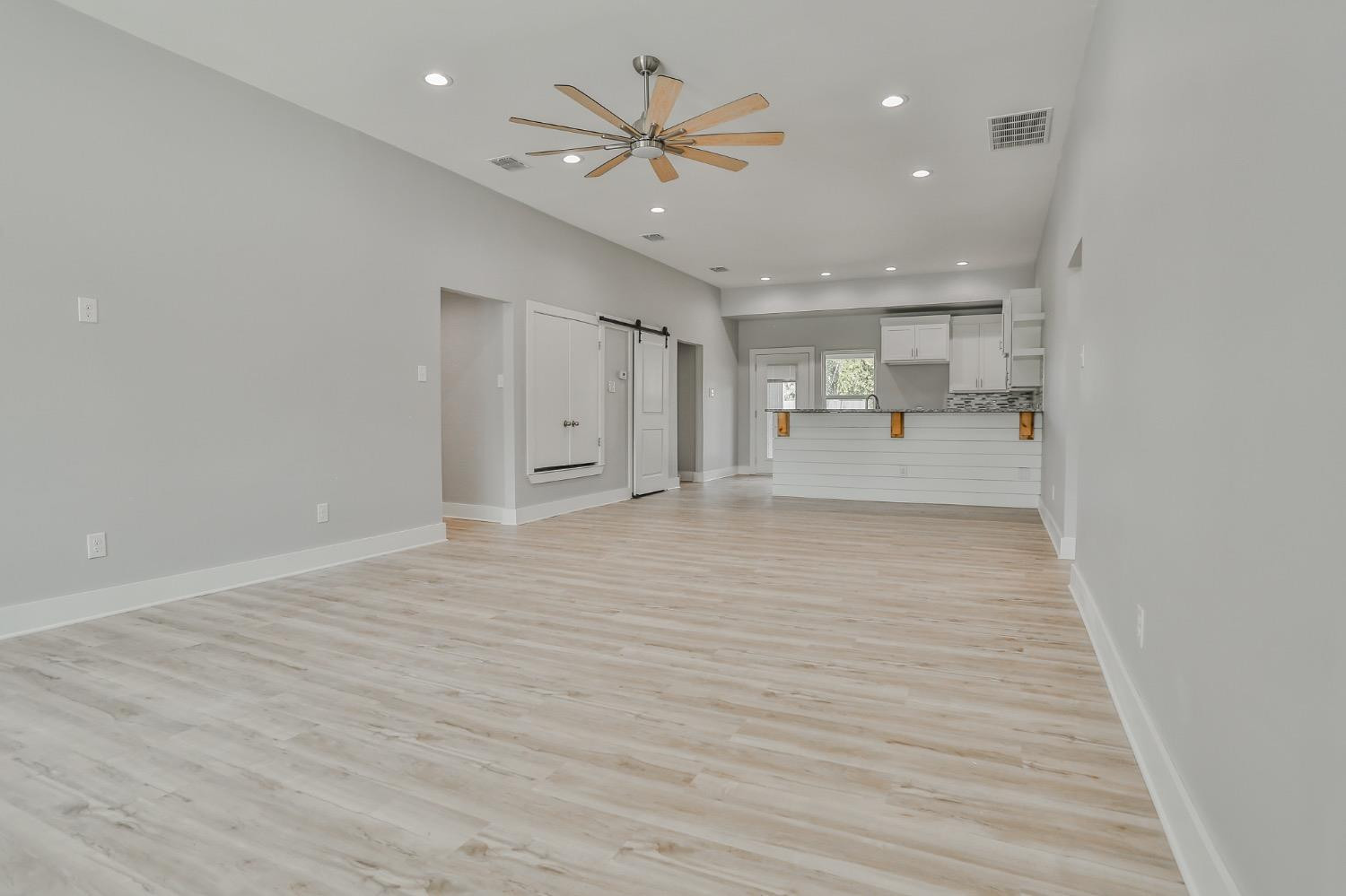 4610 33rd Street Property Photo 5