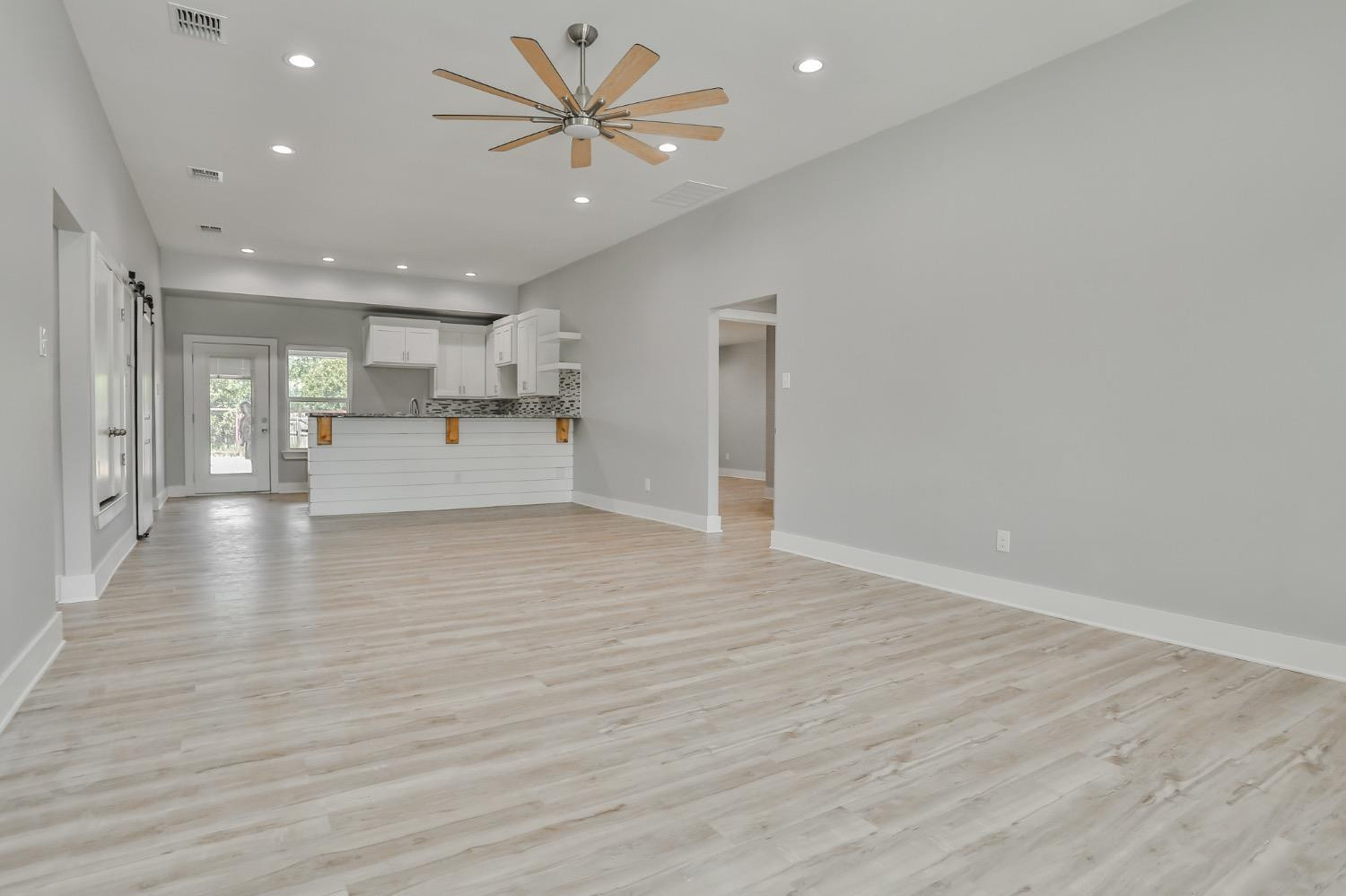4610 33rd Street Property Photo 6