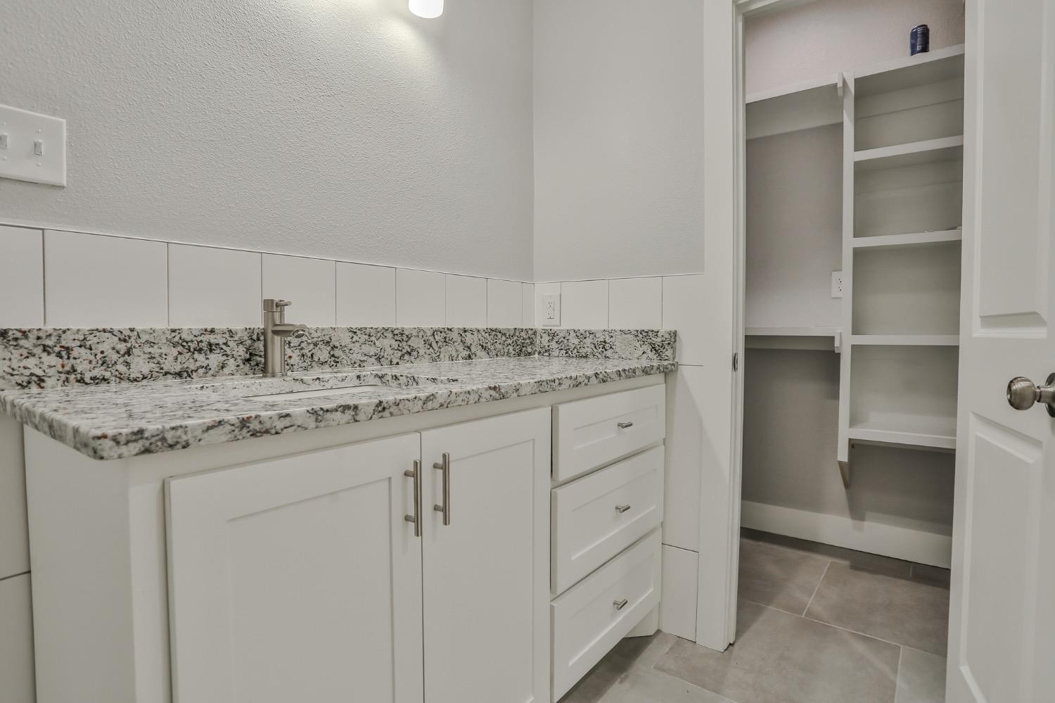 4610 33rd Street Property Photo 22