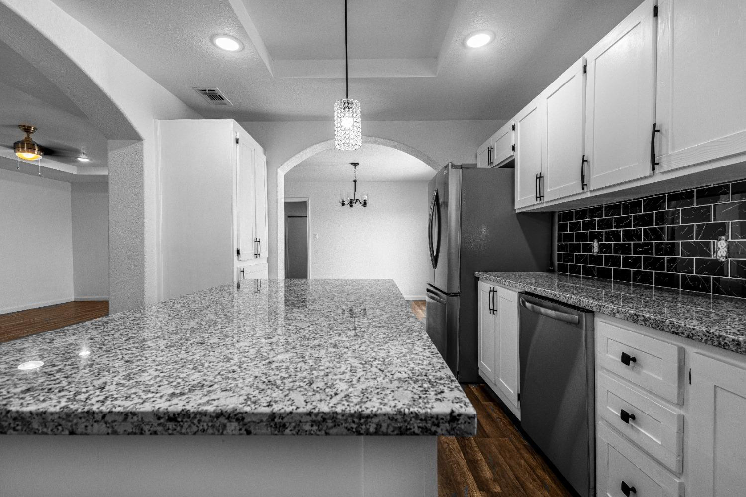 6873 N Bulldog Property Photo 1